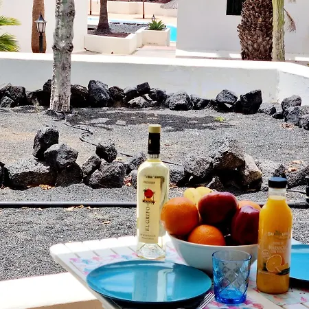 Apartamento Eduardo A Primera Linea Del Mar Costa Teguise Exterior foto
