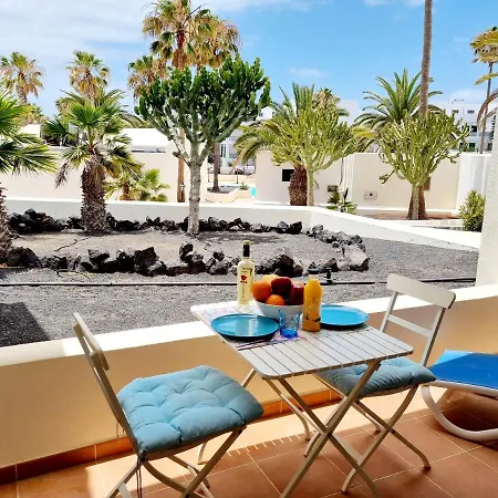 Apartamento Eduardo A Primera Linea Del Mar Costa Teguise Exterior foto